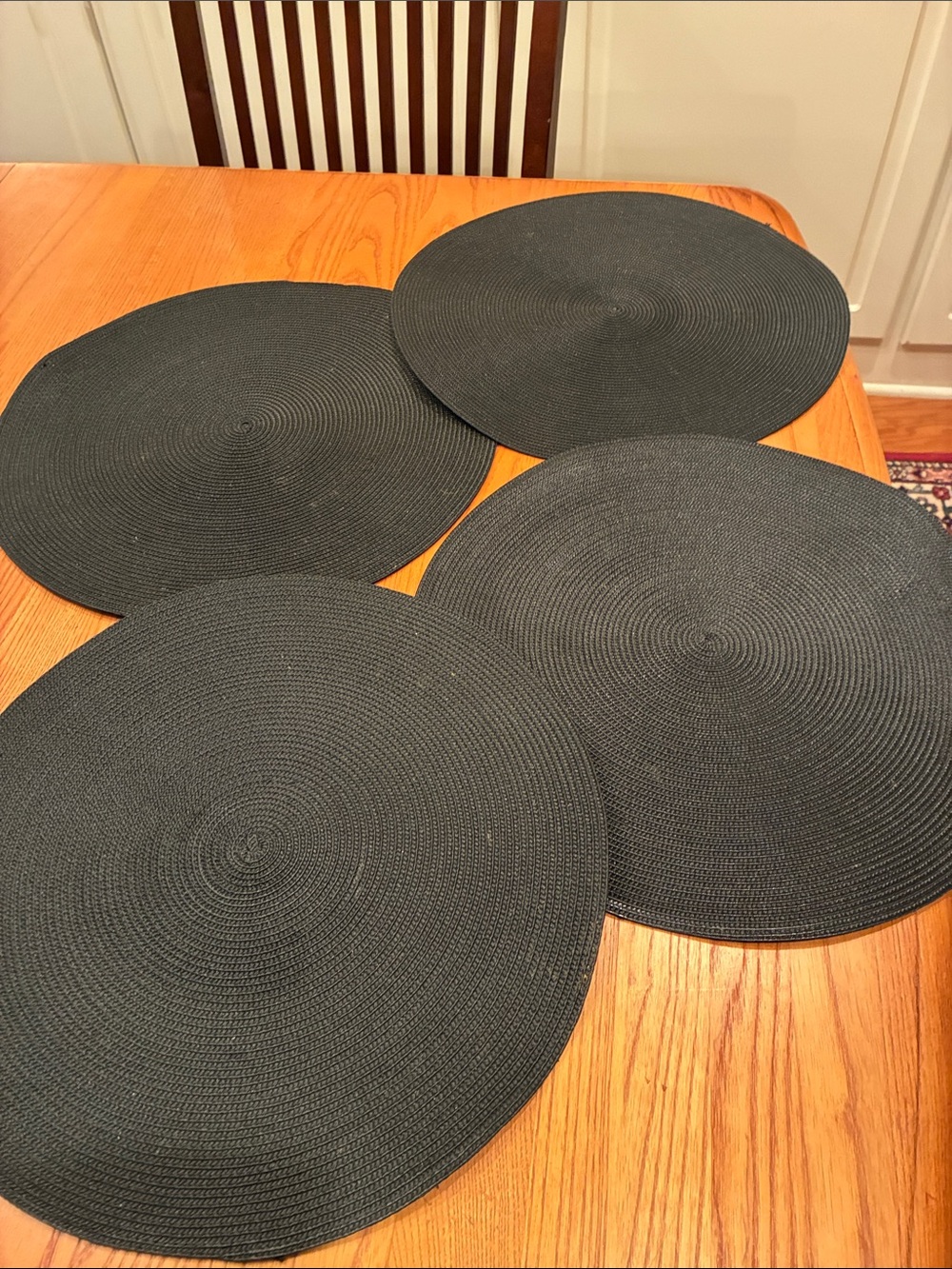 Round woven placemats